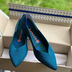*never worn* Rothy’s “The Point” Deep Teal Flats